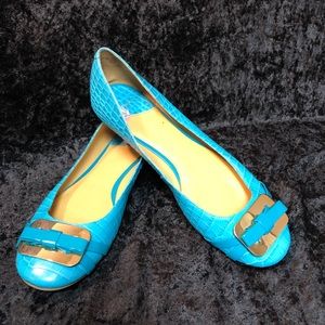⬇️$40 Women Nine West turquoise flats. Size 8 1/2.